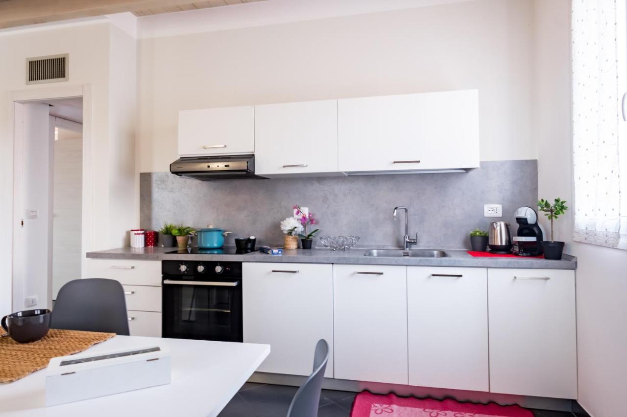 Residenza Gelsomino Apartamento Desenzano del Garda Exterior foto
