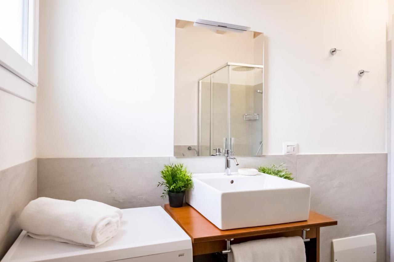 Residenza Gelsomino Apartamento Desenzano del Garda Exterior foto